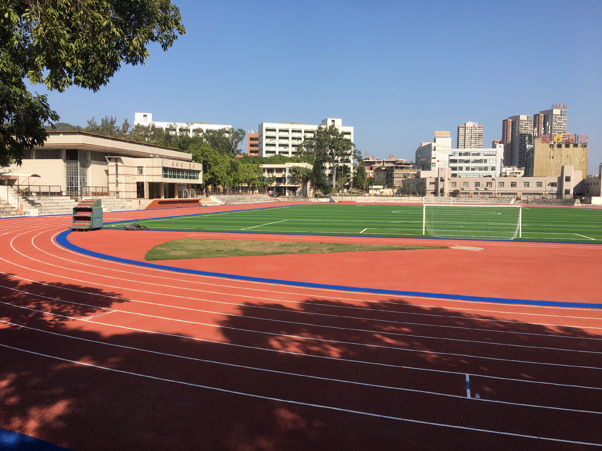 福建华侨大学（全塑型喷颗粒）